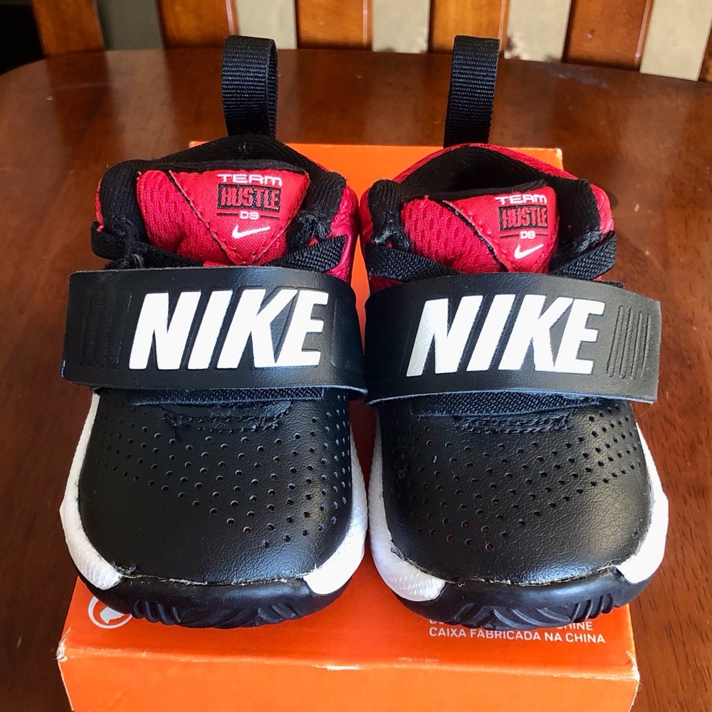 Kids Nike team Hustle